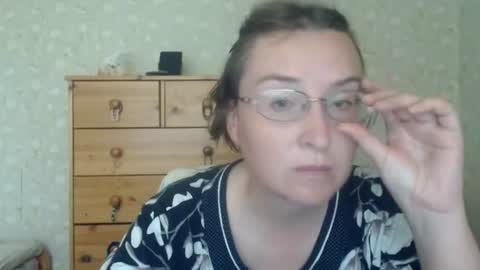 Snapshot of smart_rose chatting on 06/17/26, 02:18 smart_rose online show from 06/17/26, 02:18