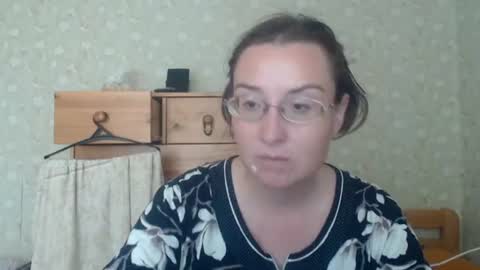 Snapshot of smart_rose chatting on 06/25/26, 08:08 smart_rose online show from 06/25/26, 08:08