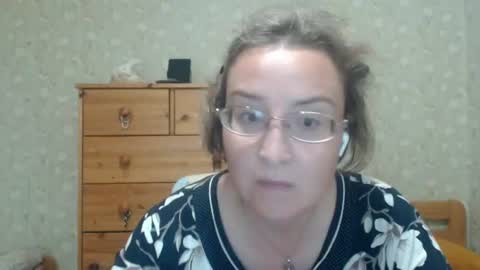 Snapshot of smart_rose chatting on 08/07/26, 01:46 smart_rose online show from 08/07/26, 01:46