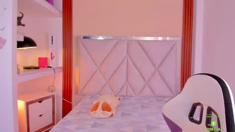 smile__1 online show from 09/21/25, 11:34