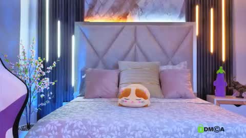 smile__1 online show from 11/19/25, 11:10