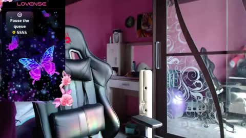 smile_cute_fox online show from 04/06/26, 04:46