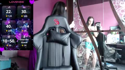 smile_cute_fox online show from 04/20/26, 08:17