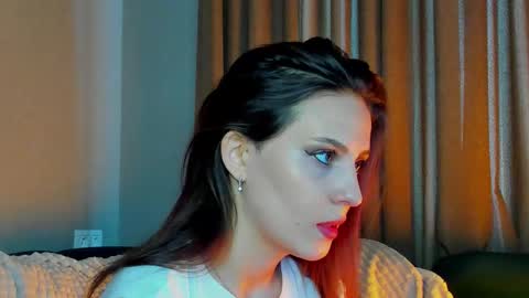 Bella online show from 09/15/25, 09:09