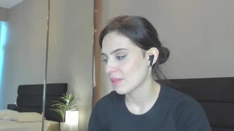 Bella online show from 10/22/25, 09:20