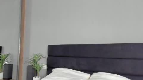 Bella online show from 10/25/25, 09:39