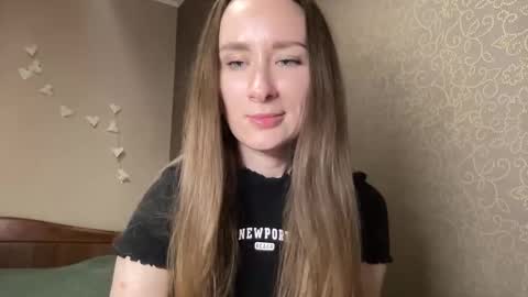 Snapshot of smilequeen_ chatting on 10/16/25, 06:42 smilequeen_ online show from 10/16/25, 06:42