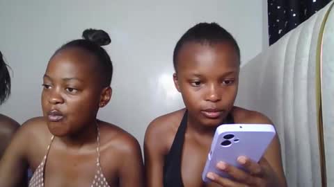 smiley luv1 online show from 02/04/26, 08:53