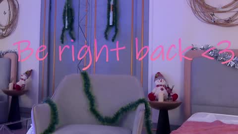 Mia online show from 12/31/24, 11:20