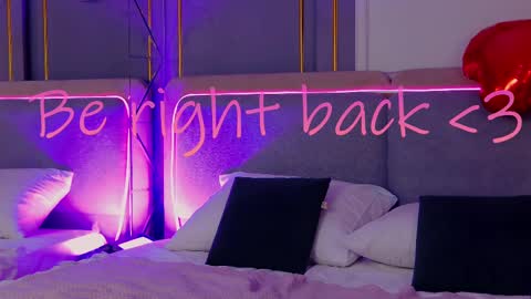 Mia online show from 02/16/25, 08:21