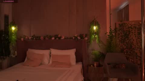 Mia online show from 09/24/25, 05:11