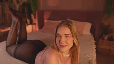 Mia online show from 11/27/25, 05:20