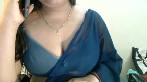 Snapshot of smiley_queen99 chatting on 06/16/26, 04:42 smiley online show from 06/16/26, 04:42