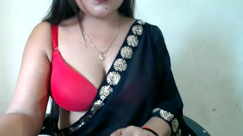 Snapshot of smiley_queen99 chatting on 07/06/26, 04:09 smiley online show from 07/06/26, 04:09