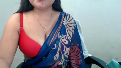 Snapshot of smiley_queen99 chatting on 07/14/26, 12:33 smiley online show from 07/14/26, 12:33