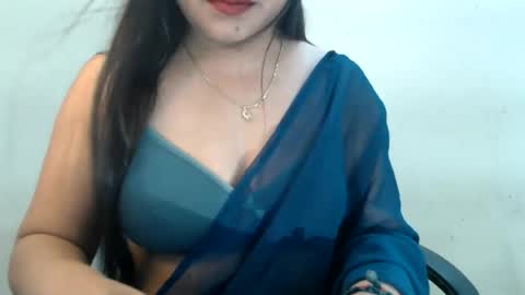 Snapshot of smiley_queen99 chatting on 07/25/26, 06:33 smiley online show from 07/25/26, 06:33