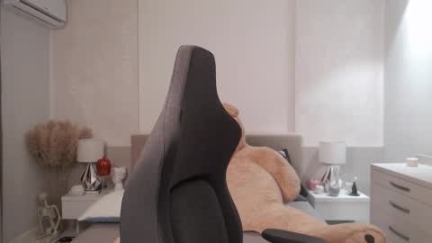 S online show from 12/19/24, 07:07