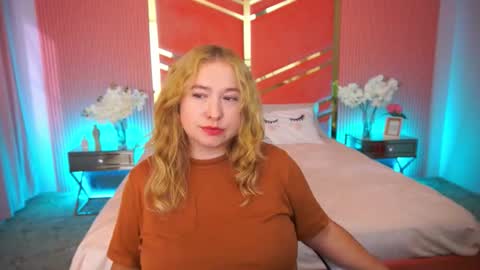 smilingladyy online show from 09/18/25, 12:18
