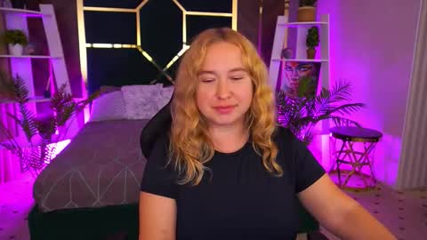 smilingladyy online show from 09/23/25, 12:30