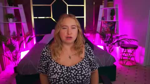 smilingladyy online show from 09/24/25, 01:03