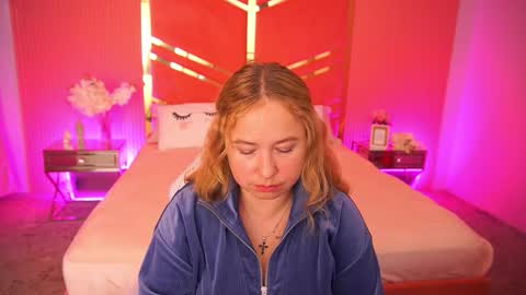 smilingladyy online show from 09/28/25, 12:43