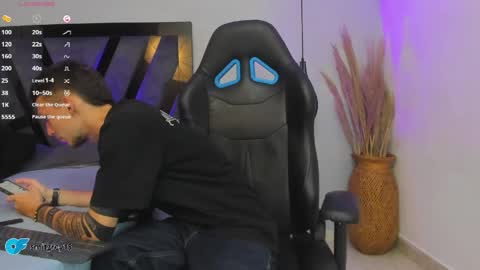 SMIT  online show from 04/22/26, 04:26