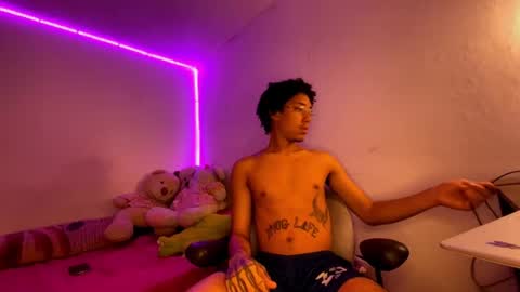 smith_kiki66 online show from 06/01/26, 01:46