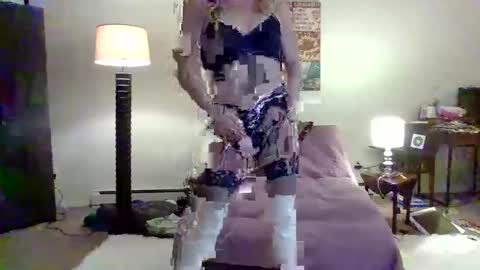Snapshot of smitheight chatting on 02/14/25, 02:39 smitheight online show from 02/14/25, 02:39