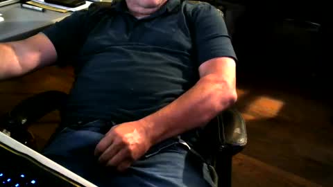 Snapshot of smly chatting on 09/13/25, 12:32 smly online show from 09/13/25, 12:32