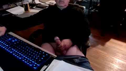 Snapshot of smly chatting on 11/13/25, 08:30 smly online show from 11/13/25, 08:30