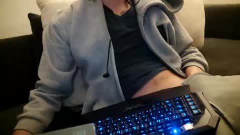 Smokeandwatching online show from 12/08/24, 12:18