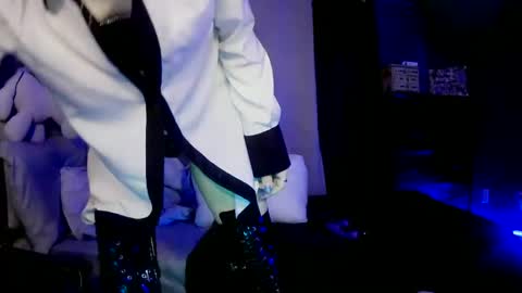 love bug online show from 09/29/25, 02:49