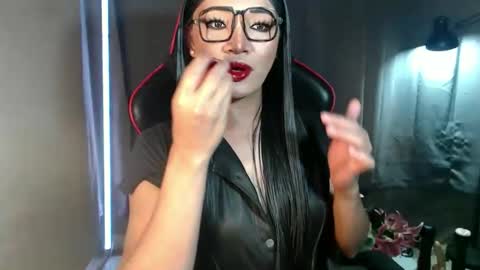 Amanda online show from 12/05/25, 10:35