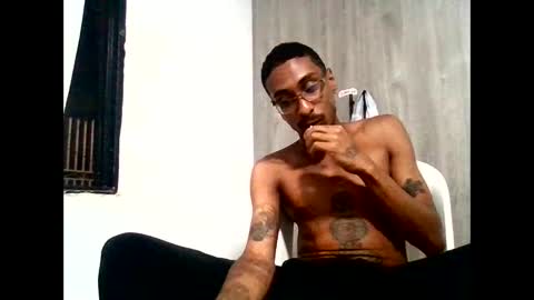 Snapshot of smokepurxxx chatting on 04/17/26, 04:37 smokepurxxx online show from 04/17/26, 04:37