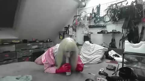 Snapshot of smokeslut365 chatting on 01/15/25, 11:51 smokeslut365 online show from 01/15/25, 11:51