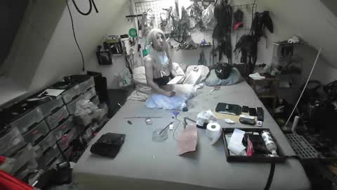 Snapshot of smokeslut365 chatting on 02/05/25, 10:55 smokeslut365 online show from 02/05/25, 10:55