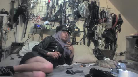 Snapshot of smokeslut365 chatting on 02/12/25, 05:15 smokeslut365 online show from 02/12/25, 05:15