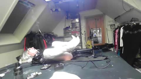 Snapshot of smokeslut365 chatting on 02/20/25, 06:06 smokeslut365 online show from 02/20/25, 06:06