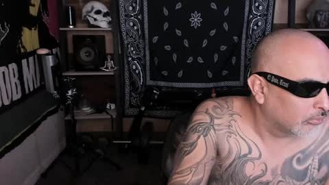 Smokey915 online show from 12/31/24, 04:27