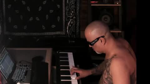 Smokey915 online show from 02/22/25, 04:18