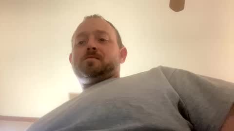 Snapshot of smokeymt420 chatting on 02/21/25, 03:43 smokeymt420 online show from 02/21/25, 03:43