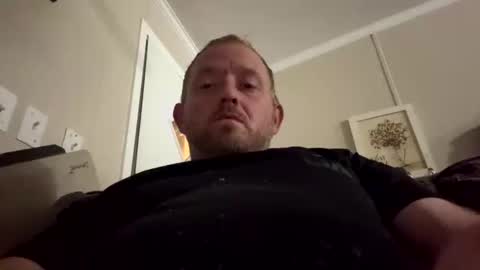 Snapshot of smokeymt420 chatting on 11/01/25, 04:03 smokeymt420 online show from 11/01/25, 04:03