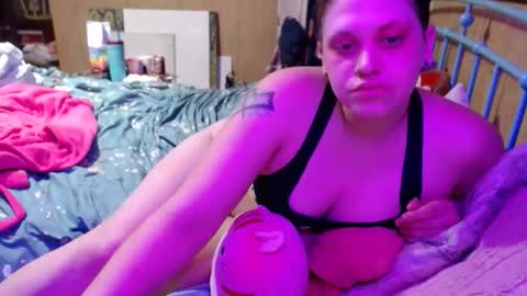 Snapshot of smokydian chatting on 06/11/26, 12:19 DIAN dee-ann online show from 06/11/26, 12:19