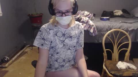 Snapshot of smut1992 chatting on 01/18/26, 01:04 Zara Zada online show from 01/18/26, 01:04