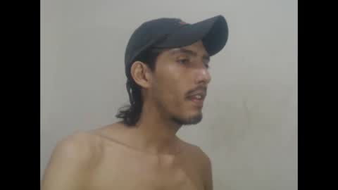 Snapshot of snackontime19 chatting on 06/05/26, 01:12 snackontime19 online show from 06/05/26, 01:12