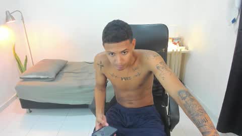 Snapshot of snak_master1 chatting on 10/11/25, 03:06 snak_master1 online show from 10/11/25, 03:06