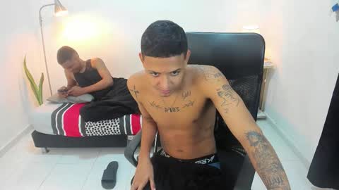 Snapshot of snak_master1 chatting on 10/17/25, 11:29 snak_master1 online show from 10/17/25, 11:29