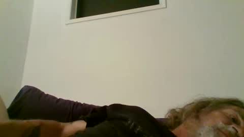 Snapshot of snap2play chatting on 10/17/25, 02:48 snap2play online show from 10/17/25, 02:48