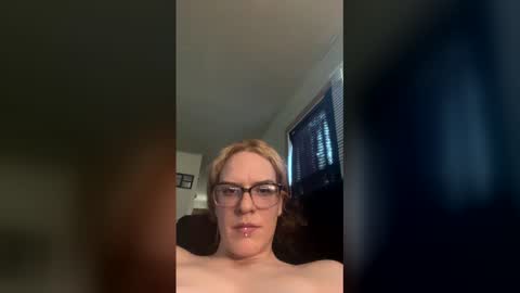 sneakkylinkk27 online show from 05/11/26, 06:27