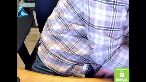 Snapshot of sneakybill82 chatting on 12/03/24, 07:54 Sneakybill online show from 12/03/24, 07:54